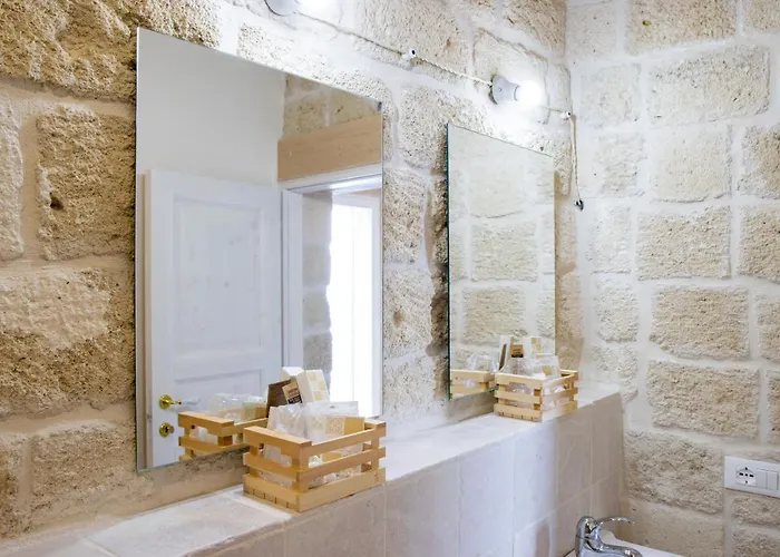 Polignano פולינאנו א מארה