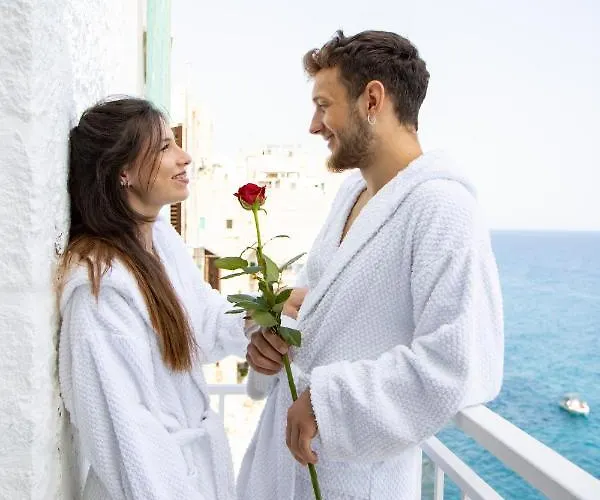 Polignano פולינאנו א מארה