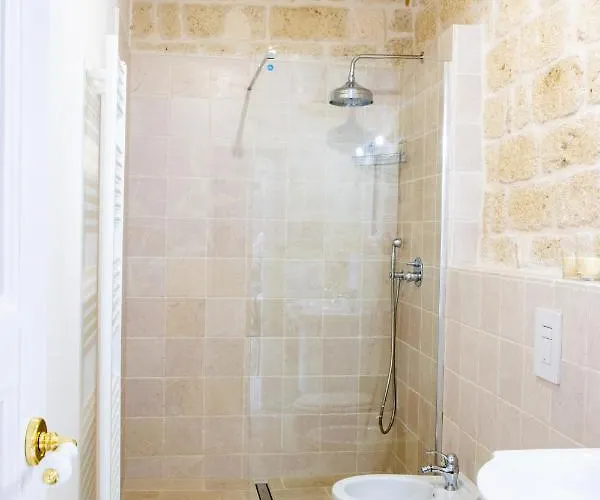 Polignano פולינאנו א מארה