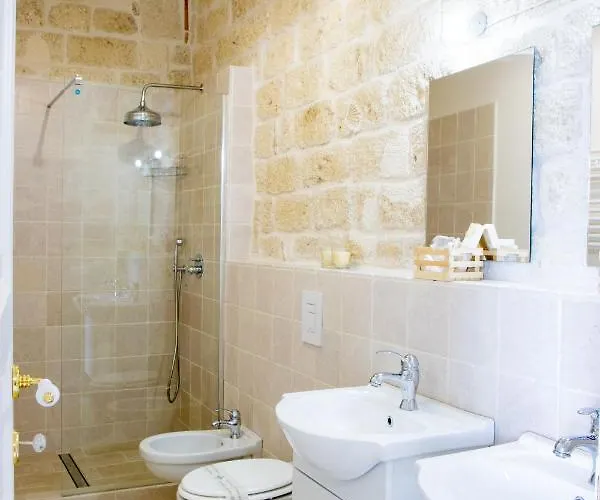 Polignano פולינאנו א מארה